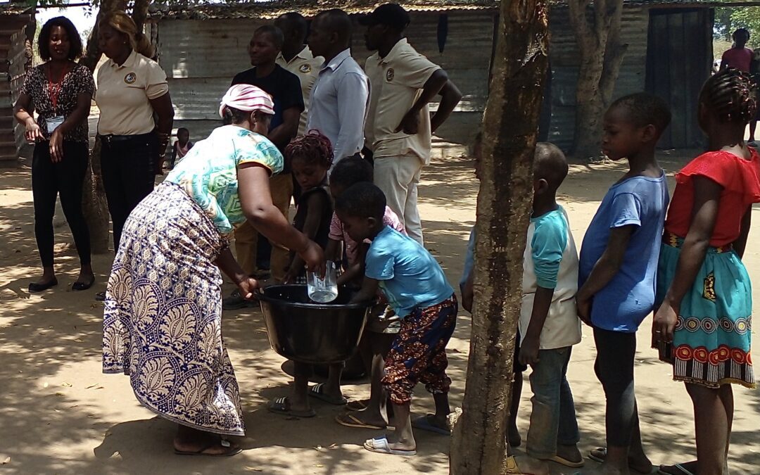 Gorongosa Restoration Project launches school feeding program in Bebedo.