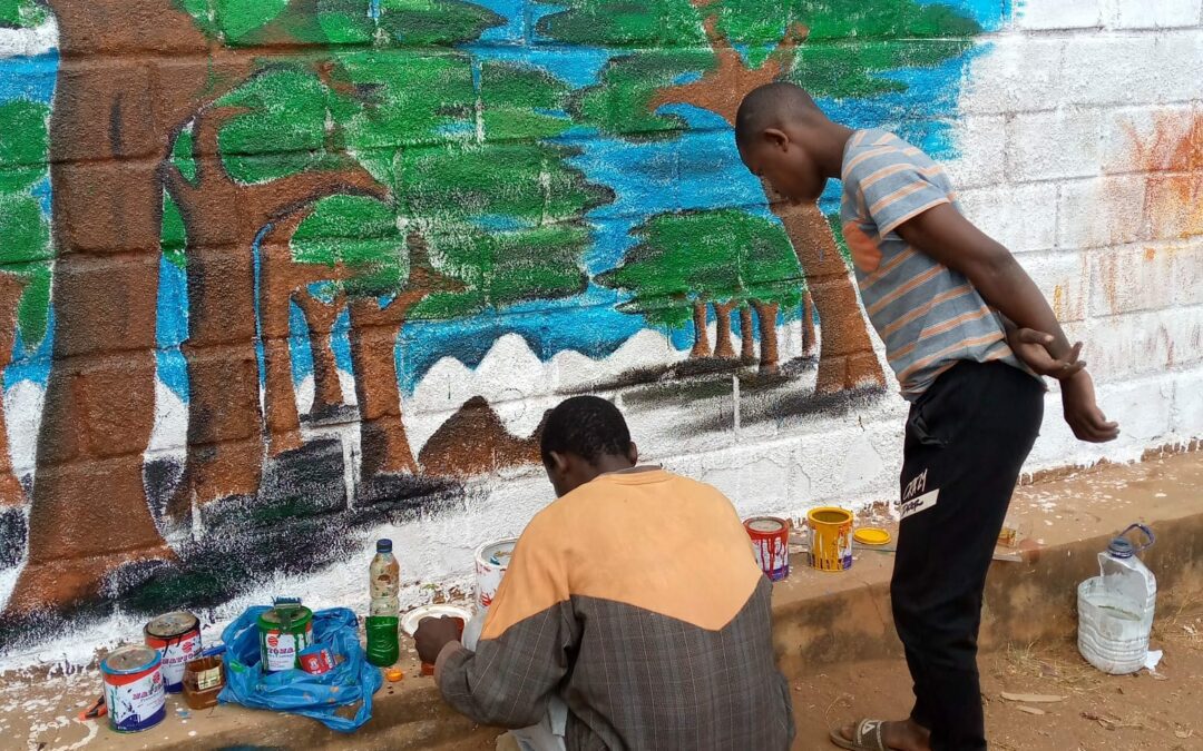 Gorongosa Youth Club mural emphasizes environmental conservation.