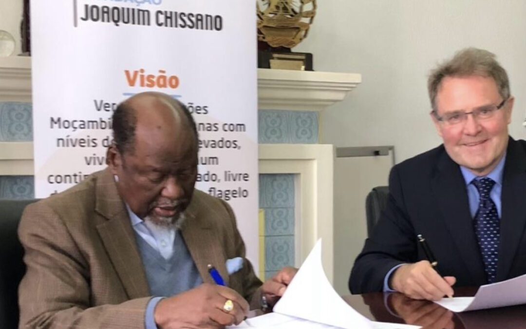 The Joaquim Chissano Foundation and the Gorongosa Restoration Project sign a Memorandum of Understanding